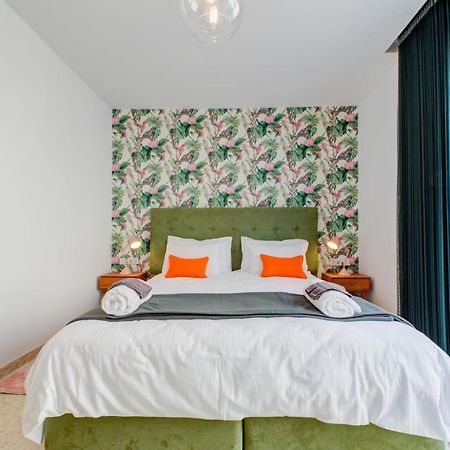Colorful & Spacious Home With Yard - Close To Xemxija Bay Сейнт Полс Бей Екстериор снимка